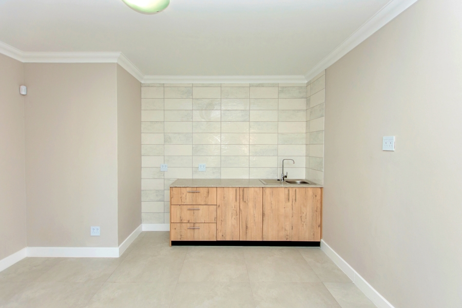 5 Bedroom Property for Sale in Myburgh Park Western Cape